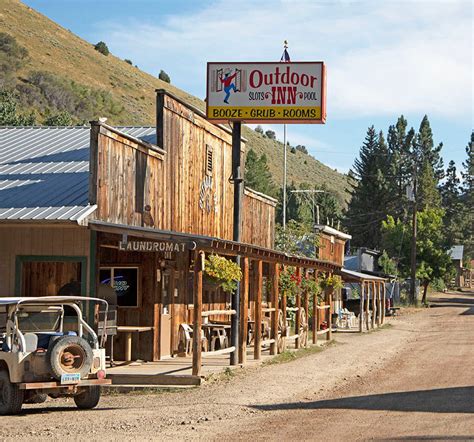 lodging in jackpot nevada
